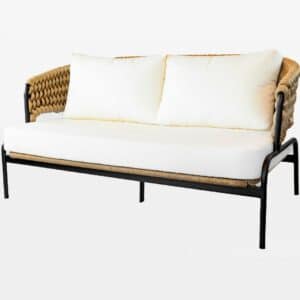 Sofá Urka, estrutura em alumínio e com acabamento em pintura eletrostática e acabamento em Tricô Náutico.Sofá elaborado com tricô náutico e estrutura de alumínio.